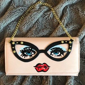 Fashionable "Old Lady" Crossbody